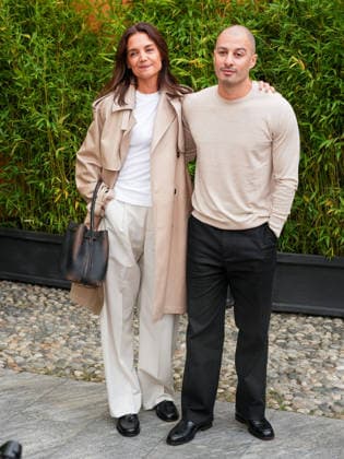 IPA88946919 - Milan, Milan Women™s Fashion Week Spring Summer 2027 - Women™s Fashion, Spring Summer 2027 - Tod™s fashion show - guests pictured: Katie Holmes and her boyfriend Jason Bard Yarmosky  Copyright: xRiccardoxGiordanox xRiccardoxGiordanox IPA88946919