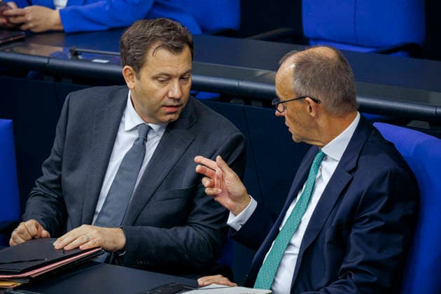 Lars Klingbeil, Federal Minister of Finance, and Friedrich Merz (CDU), Federal Chancellor, photographed in the plenary session of the German Bundestag in Berlin, September 25, 2026, Berlin, Germany Copyright: xThomasxTrutschelx