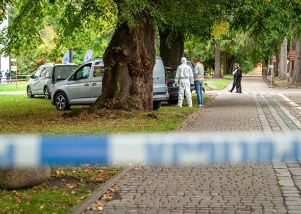 Ukrainian man stabs five people in a Polish monastery Photo: Maciej Napora East News Police forces are seen working at the crime scene after a stabbing attack at the Benedictine s abbey on September 24, 2026 in the town of Jaroslaw in south-eastern Poland. A 31-year-old Ukrainian man stabbed five people with a kitchen knife, killing a priest and wounding four other victims. The perpetrator, whose motives are so far unknown, was apprehended by the police. EN_01684813_0012 