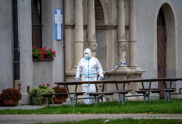 Ukrainian man stabs five people in a Polish monastery Photo: Maciej Napora East News Investigator is seen working at the crime scene after a stabbing attack at the Benedictine s abbey on September 24, 2026 in the town of Jaroslaw in south-eastern Poland. A 31-year-old Ukrainian man stabbed five people with a kitchen knife, killing a priest and wounding four other victims. The perpetrator, whose motives are so far unknown, was apprehended by the police. EN_01684814_0018 