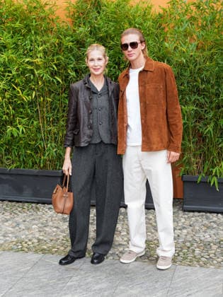 IPA88947630 - Milan, Milan Women™s Fashion Week Spring Summer 2027 - Women™s Fashion, Spring Summer 2027 - Tod™s fashion show - guests pictured: Kelly Rutherford with her son HermÃ s Gustaf Daniel Giersch  Copyright: xRiccardoxGiordanox xRiccardoxGiordanox IPA88947630