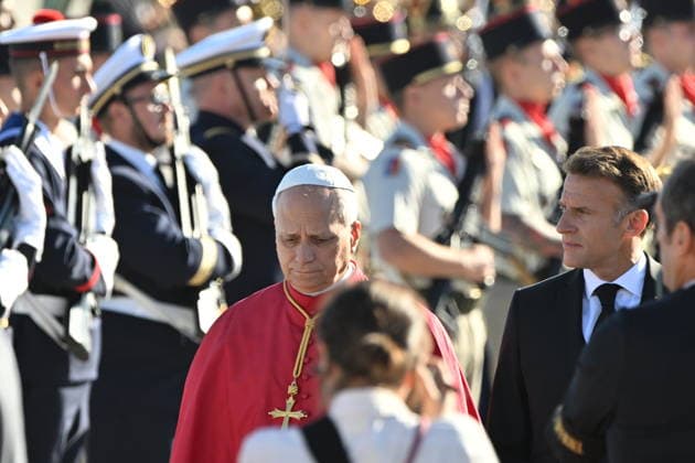 France-Arrival at Paris Orly Airport-2026 09 25 France, Orly,Vatican,2026 09 25 Welcome ceremony from Pope Leo XIV Upon his arrival at Paris Orly International Airport at the beginning of his apostolic journey ti France. EDITORIAL USE ONLY - NO BOOKS Copyright: xx