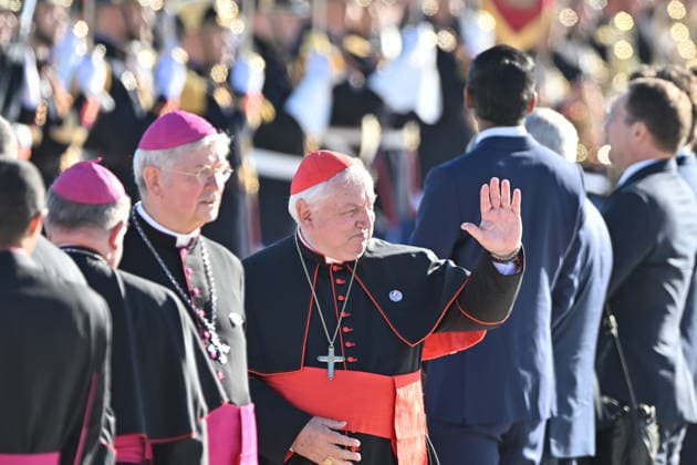 France-Arrival at Paris Orly Airport-2026 09 25 France, Orly,Vatican,2026 09 25 Welcome ceremony from Pope Leo XIV Upon his arrival at Paris Orly International Airport at the beginning of his apostolic journey ti France. EDITORIAL USE ONLY - NO BOOKS Copyright: xx