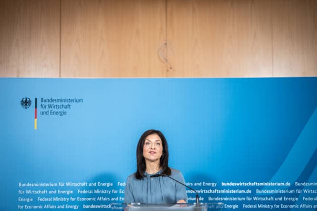 Statement by Federal Minister Katherina Reiche on the Fall 2026 Joint Economic Forecast by the Economic Research Institutes at the Federal Ministry for Economic Affairs Statement by Federal Minister Katherina Reiche on the Fall 2026 Joint Economic Forecast by the Economic Research Institutes, Berlin, Berlin, Germany, Federal Ministry for Economic Affairs