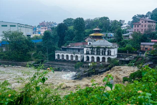 Heavy Rain Affects Daily Activities In Kathmandu. The water level in the Bagmati River rises amid heavy rainfall in Kathmandu, Nepal, on September 25, 2026. The rainfall has disrupted daily activities as a deep depression over the Bay of Bengal continues to influence weather conditions in the region. Kathmandu bagmati Nepal  Copyright: xAmbirxTolangx originalFilename: tolang-heavyrai260925_npeAG.jpg