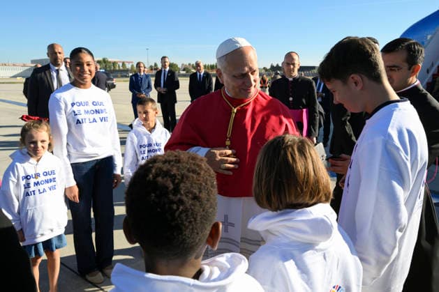 TRIP_PAPA_2026 France, Parly, Vatican, 2026 9 25 Welcome ceremony for Pope Leo XIV upon his arrival at Paris Orly International Airport at the beginning of his apostolic journey to France. EDITORIAL USE ONLY - NO BOOKS Copyright: xVATICANxMEDIA xCatholicxPressxPhotox