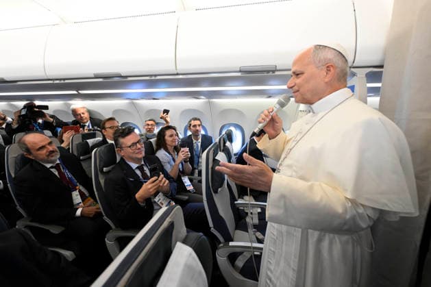 TRIP_PAPA_2026 France, Parly, Vatican, 2026 9 25 Welcome ceremony for Pope Leo XIV upon his arrival at Paris Orly International Airport at the beginning of his apostolic journey to France. EDITORIAL USE ONLY - NO BOOKS Copyright: xVATICANxMEDIA xCatholicxPressxPhotox