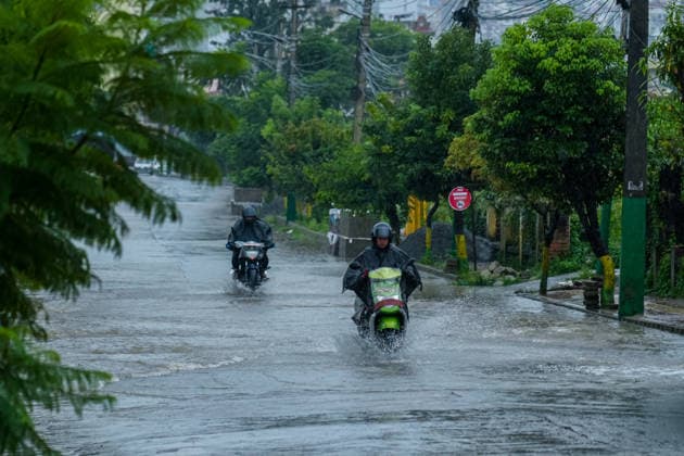 Heavy Rainfall Disrupts Daily Life in Kathmandu KATHMANDU, NEPAL September 25, 2026: Heavy rainfall has caused water to overflow onto roads, disrupting the daily lives of residents and hindering vehicle movement in the Khumaltar area of Lalitpur, Nepal. The rainfall has disrupted daily activities as a deep depression over the Bay of Bengal continues to influence weather conditions in the region. (Photo by Hong Kong Nexpher Images) kathmandu Hong Kong
