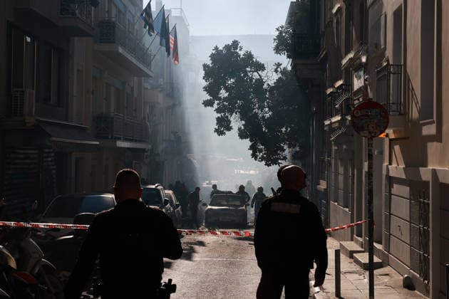 An explosion in Athens injures at least 2 people ATHENS, GREECE - SEPTEMBER 25: Firefighters operate following a blast that caused a building to collapse and injured two people in Athens, Greece on September 25, 2026. Costas Baltas Anadolu Athens Greece. Editorial use only. Please get in touch for any other usage.  Copyright: x2026xAnadoluxCostasxBaltasx