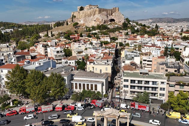 An explosion in Athens injures at least 2 people ATHENS, GREECE - SEPTEMBER 25: An aerial view of firefighters operating following a blast that caused a building to collapse and injured two people in Athens, Greece on September 25, 2026. Costas Baltas Anadolu Athens Greece. Editorial use only. Please get in touch for any other usage.  Copyright: x2026xAnadoluxCostasxBaltasx