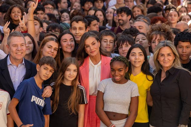 The Queen presides over the opening of the 2026–2027 vocational training program in Talavera de la Reina. DISCLAIMER: In accordance with current Spanish law, images of minors must be pixelated, therefore, it is at the discretion of each media outlet whether to publish these images and whether or not to pixelate them. Europa Press is fully exempt from any claims it may receive regarding the publication of such images without pixelation, and the media outlet shall be solely responsible for addressing such claims. Queen Letizia during the opening ceremony of the 2026–2027 vocational training program, at the IES Ribera del Tajo, on September 25, 2026, in Talavera de la Reina, Toledo, Castilla-La Mancha, Spain. The number of vocational training Copyright: xJuanmaxJimà nezx 7799157