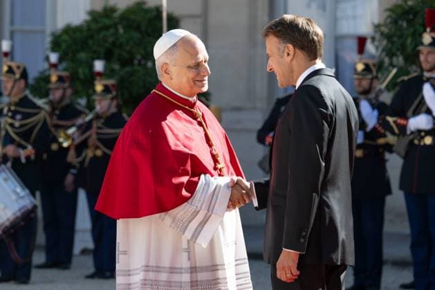 POPE S VISIT TO FRANCE PHOTOPQR OUEST FRANCE Stéphane Geufroi Paris September 25, 2026 Léon XIV begins aa historic four-day visit to France—an event for which one million people are expected. The Pope is being received by French President Emmanuel Macron at the Élysée Palace on September 25, 2026, Paris, France. Pope Leo XIV is on an apostolic visit to France from September 25 to 28, 2026. Paris, France  Copyright: xPHOTOPQR OUESTxFRANCE MAXPPPxStéphanexGeufroix 20260925OFR7357 20260925OFR7357