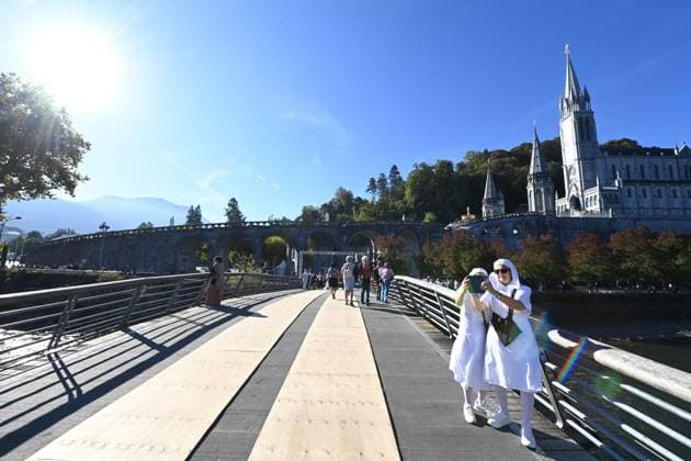 PREPARATIONS FOR THE POPE S VISIT TO LOURDES BASTIEN ARBERET MAXPPP ON THE EVE OF POPE LEON XIV S VISIT, THE CITY OF LOURDES AND ITS NOTRE DAME SANCTUARY ARE READY FOR THE APOSTOLIC JOURNEY TO FRANCE Lourdes, France, Sept. 25, 2026 The Lourdes Sanctuary a day before the Pope’s visit LOURDES HAUTES-PYRÉNÉES FRANCE  Copyright: xMAXPPPxBASTIENxARBERETx BARx1239 BARx1239