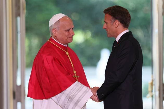 POPE LEO MEETS WITH PRESIDENT ELISEO France, Paris, Vatican, 2026 9 25 Meeting WITH GOVERNMENT OFFICIALS, CIVIL SOCIETY, AND THE DIPLOMATIC CORPS . EDITORIAL USE ONLY - NO BOOKS Copyright: xPool xCatholicxPressxPhotox