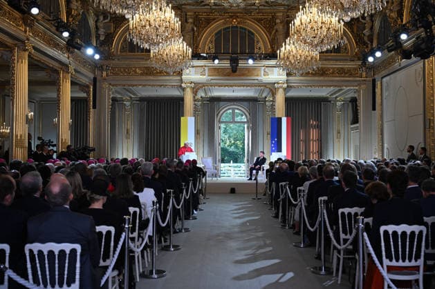 French President Emmanuel Macron and Pope Leo XIV deliver a speech at the Élysée Palace during the Pope s apostolic visit to Paris. Élysée Palace, Paris, France. Friday, September 25, 2026. Jeanne Accorsini. Pool. Bestimage. Paris, France.  Copyright: xJeannexAccorsinix xPoolx xBestimagexJeannexAccorsinix xPoolx xBestimagex