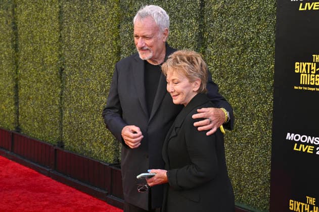 John de Lancie with his wife, Marnie Mosiman, at the world premiere of the documentary *The Sixty Year Mission: How Star Trek Changed Television and the World* at the United Theater on Broadway in Los Angeles, September 24, 2026 Foto:xD.xStarbuckx xFuturexImagex star_trek_6921