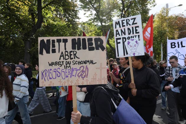 Students protest against mandatory military service in Leipzig Students protest against the planned introduction of mandatory military service in Leipzig The school strike is part of nationwide protests September 25, 2026, Leipzig