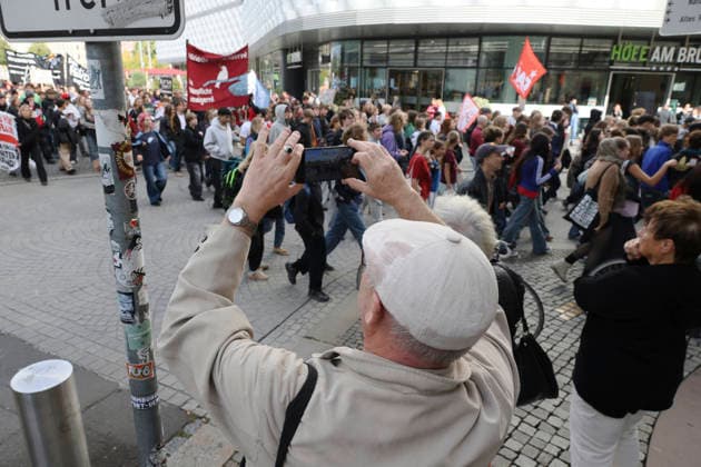 Students protest against mandatory military service in Leipzig Students protest against the planned introduction of mandatory military service in Leipzig The school strike is part of nationwide protests September 25, 2026, Leipzig