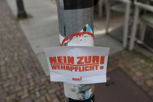 Students protest against mandatory military service in Leipzig Students protest against the planned introduction of mandatory military service in Leipzig The school strike is part of nationwide protests September 25, 2026, Leipzig