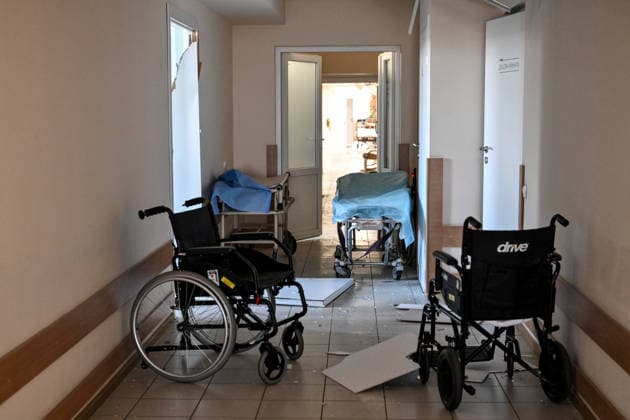 Two wheelchairs and a stretcher are in the corridor at a medical centre damaged by a Russian drone strike, Zaporizhzhia, Ukraine, September 25, 2026. Early on Friday, September 25, Russian drones attacked the southeastern city, injuring one person and setting fire to the medical centre. (Photo by Dmytro Smolienko Ukrinform) Russian drones attack medical centre in Zaporizhzhia  Copyright: xDmytroxSmolienkox