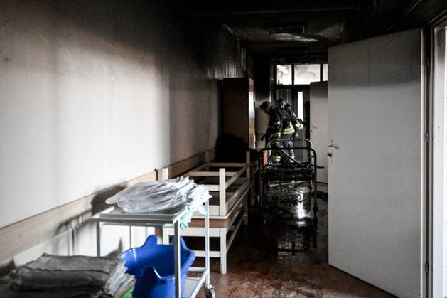 Firefighters stand in the corridor as they work in a medical centre damaged by a Russian drone strike, Zaporizhzhia, Ukraine, September 25, 2026. Early on Friday, September 25, Russian drones attacked the southeastern city, injuring one person and setting fire to the medical centre. corridor, firefighter,(Photo by Dmytro Smolienko Ukrinform) Russian drones attack medical centre in Zaporizhzhia  Copyright: xDmytroxSmolienkox