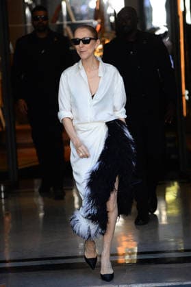 Céline Dion is greeted by her fans as she leaves the Royal Monceau hotel, before heading to the Plenitude Arena at Paris La Défense in Paris, France, on September 25, 2026 Clément Prioli Bestimage Céline Dion is cheered by fans as she leaves the Royal Monceau hotel, before heading to the Plenitude Arena at Paris La Défense in Paris, France, on September 25, 2026 Paris France  Copyright: xClÃ mentxPrioli BestimagexClÃ mentxPrioli Bestimagex