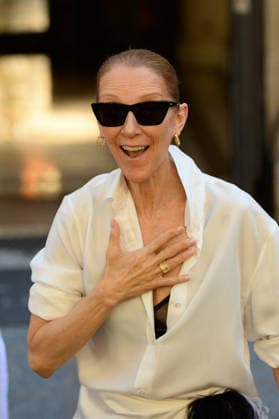 Céline Dion is greeted by her fans as she leaves the Royal Monceau hotel, before heading to the Plenitude Arena at Paris La Défense in Paris, France, on September 25, 2026 Clément Prioli Bestimage Céline Dion is cheered by fans as she leaves the Royal Monceau hotel, before heading to the Plenitude Arena at Paris La Défense in Paris, France, on September 25, 2026 Paris France  Copyright: xClÃ mentxPrioli BestimagexClÃ mentxPrioli Bestimagex