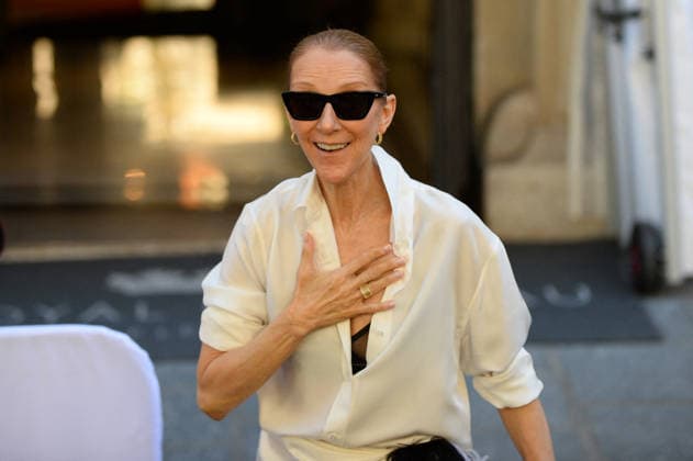 Céline Dion is greeted by her fans as she leaves the Royal Monceau hotel, before heading to the Plenitude Arena at Paris La Défense in Paris, France, on September 25, 2026 Clément Prioli Bestimage Céline Dion is cheered by fans as she leaves the Royal Monceau hotel, before heading to the Plenitude Arena at Paris La Défense in Paris, France, on September 25, 2026 Paris France  Copyright: xClÃ mentxPrioli BestimagexClÃ mentxPrioli Bestimagex