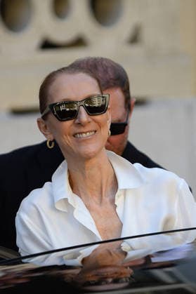 Céline Dion is greeted by her fans as she leaves the Royal Monceau hotel, before heading to the Plenitude Arena at Paris La Défense in Paris, France, on September 25, 2026 Clément Prioli Bestimage Céline Dion is cheered by fans as she leaves the Royal Monceau hotel, before heading to the Plenitude Arena at Paris La Défense in Paris, France, on September 25, 2026 Paris France  Copyright: xClÃ mentxPrioli BestimagexClÃ mentxPrioli Bestimagex