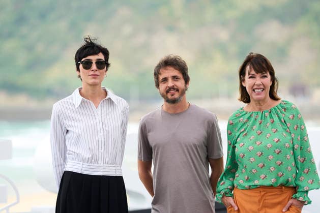 September 25, 2026, Donostia San Sebastian, Euskadi, Spain: Eduardo Villanueva Diez, Isabel PeoÂ±a, Mabel Lozano attended El Castillo Photocall during 74th San Sebastian International Film Festival at Kursaal Palace on September 25, 2026 in Donostia San Sebastian, Spain Donostia San Sebastian Spain - ZUMAg15_ 20260925_zaf_g15_018 Copyright: xJackxAbuinx