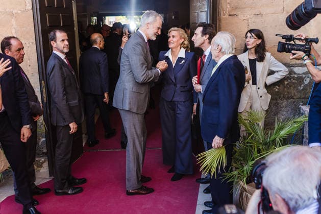 Felipe VI Attends the Award Ceremony for the 2nd International Hispanism Award of the Duques de Soria Foundation King Felipe VI during the award ceremony for the 2nd International Hispanism Award of the Duques de Soria Foundation at the Convent of La Merced on September 25, 2026, in Soria, Castile and León, Spain. The award was presented to PhiloBiblon, the largest digital library and biobibliographic database dedicated to medieval Iberian texts in the Romance languages of Castilian, Catalan, and Galician-Portuguese. The team is led by Professor Charles B. Faulhaber of the University of Oxford. September 25, 2026, Soria, Castile and León, Spain Copyright: xConchaxOrtegax 7799875