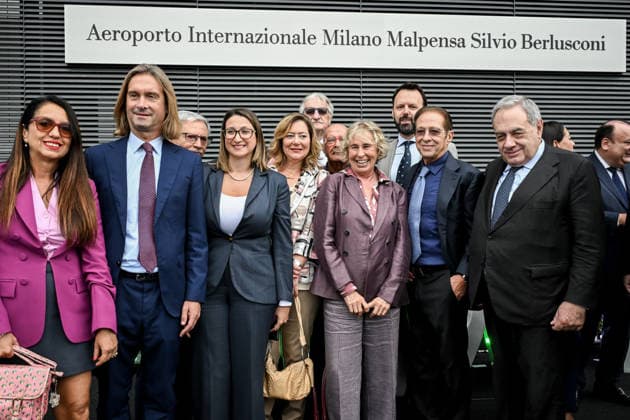 September 25, 2026, Milan Ferno - Somma Lombardo, Va, Italy: Group photo with Paolo Berlusconi in the center at the ceremony to name Malpensa Airport after Berlusconi. Milan Malpensa Silvio Berlusconi International Airport. September 25, 2026 Ferno - Somma Lombardo Milan Ferno - Somma Lombardo Italy  - ZUMAa289 20260925_zia_a289_146 Copyright: xNicolaxMarfisix xAgfx