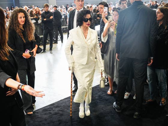 IPA88956740 - Milan, Milan Women™s Fashion Week Spring Summer 2027 - Women™s Fashion, Spring Summer 2027 - GUCCI fashion show - guests pictured: Bianca Jagger  Copyright: xRiccardoxGiordanox xRiccardoxGiordanox IPA88956740