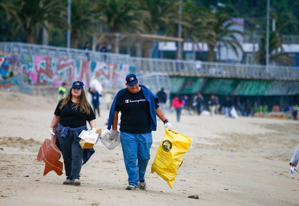 Valparaíso, September 25, 2026. With the participation of volunteers from educational institutions and public and private organizations, International Beach Cleanup Day will be commemorated with a trash and waste collection effort at Caleta Portales Beach. Manuel Lema Aton, Chile, Valparaiso, Chile Aton 1193985  Copyright: MANUELxLEMA ATONxCHILE