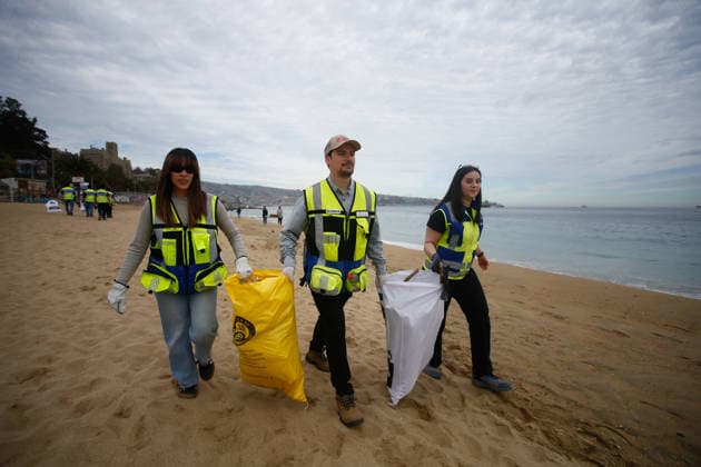 Valparaíso, September 25, 2026. With the participation of volunteers from educational institutions and public and private organizations, International Beach Cleanup Day will be commemorated with a trash and waste collection effort at Caleta Portales Beach, Manuel Lema Aton, Chile, Valparaiso, Chile Aton 1193973  Copyright: MANUELxLEMA ATONxCHILE