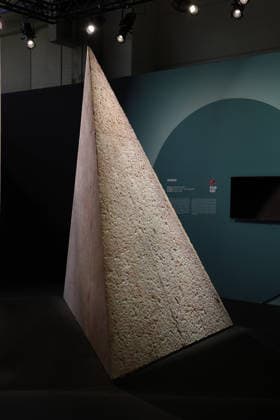 September 25, 2026, Verona, Italy: Details of marble seen during Marmomac 2026 at Veronafiere. The international trade fair brings together companies, professionals and industry operators, showcasing natural stone materials, technologies and new applications during the Marmomac 2026 at Veronafiere. Verona Italy - ZUMAs197 20260925_aaa_s197_097 Copyright: xEmanuelexPennacchiox