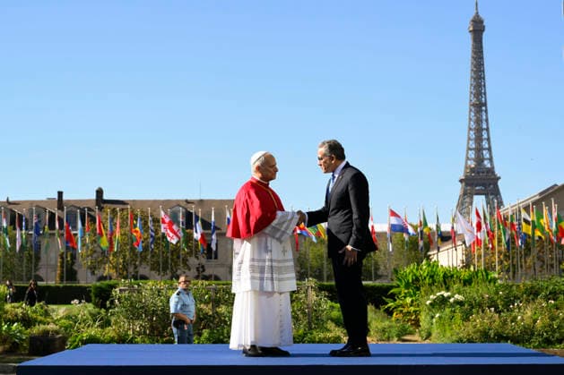 POPE LEO XIV - VISIT TO UNESCO HEADQUARTERS - PARIS France, Paris, Vatican, September 25, 2026 Pope Leo XIV visits UNESCO headquarters during his apostolic journey to France, accompanied by UNESCO Director-General Khaled El-Enany at the organization™s headquarters in Paris. EDITORIAL USE ONLY - NO BOOKS Copyright: xVATICANxMEDIA xCatholicxPressxPhotox
