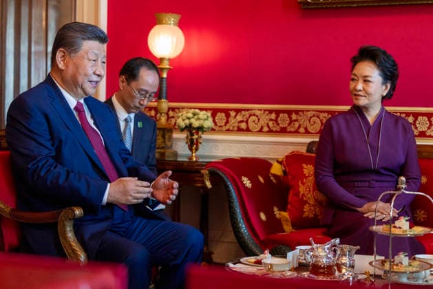 US President Trump and Chinese President Xi attend a tea at the White House Chinese President Xi Jinping, First Lady of China Peng Liyuan, First Lady Melania Trump and US President Donald J. Trump attend a tea in the Red Room at the White House in Washington, DC, USA, 25 September 2026. President Xi’s three-day state visit is his first to DC in 11 years. WASHINGTON DISTRICT OF COLUMBIA United States  Copyright: xPool ABACAx