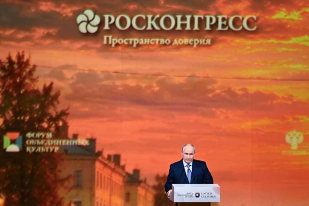 Russia Putin United Cultures Forum 9251225 25.09.2026 Russian President Vladimir Putin speaks during a plenary session of the 12th International United Cultures Forum at the General Staff Building of the State Hermitage Museum, in St. Petersburg, Russia. Pelagiya Tikhonova Sputnik St. Petersburg Russia  Copyright: xPelagiyaxTikhonovax