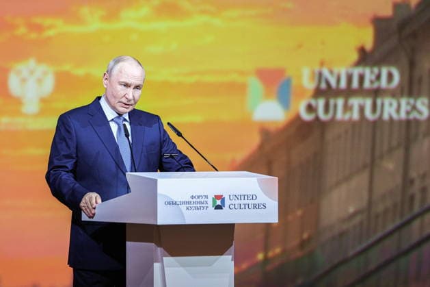 RUSSIA, ST PETERSBURG - SEPTEMBER 25, 2026: Vladimir Putin, President of Russia, addresses participants in the plenary session of the 2026 St Petersburg International United Cultures Forum at the General Staff Building of the State Hermitage Museum St Petersburg Russia  - ZUMAt113 20260925_zaa_t113_448 Copyright: xSofyaxSandurskayax