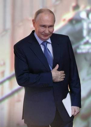 Russia Putin United Cultures Forum 9251229 25.09.2026 Russian President Vladimir Putin attends a plenary session of the 12th International United Cultures Forum at the General Staff Building of the State Hermitage Museum, in St. Petersburg, Russia. Sofia Sandurskaya Sputnik St. Petersburg Russia  Copyright: xSofiaxSandurskayax