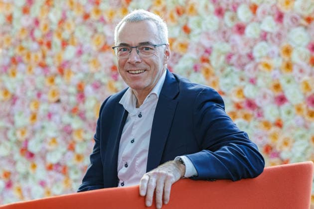 September 25, 2026, Düsseldorf: Dr. Stefan Dahm, CEO of Stadtsparkasse Düsseldorf, at the panel discussion Where Does Düsseldorf Stand on Its Path to Becoming a Gastronomy Capital? at the smoney hub of Stadtsparkasse Düsseldorf; smoney hub Stadtsparkasse, Berliner Allee, North Rhine-Westphalia, Germany