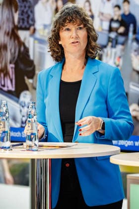 September 25, 2026, Düsseldorf: Marion Hörsken, Managing Director of the Düsseldorf Chamber of Industry and Commerce (IHK), at the panel discussion Where Does Düsseldorf Stand on Its Path to Becoming a Culinary Capital? at the smoney hub of Stadtsparkasse Düsseldorf; smoney hub Stadtsparkasse, Berliner Allee, North Rhine-Westphalia, Germany