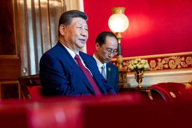 US President Trump and Chinese President Xi attend a tea at the White House Chinese President Xi Jinping delivers remarks during a tea with First Lady of China Peng Liyuan, First Lady Melania Trump and US President Donald J. Trump in the Red Room at the White House in Washington, DC, USA, 25 September 2026. President Xi’s three-day state visit is his first to DC in 11 years. WASHINGTON DISTRICT OF COLUMBIA United States  Copyright: xPool ABACAx