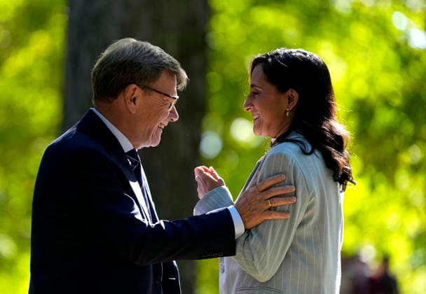 September 25, 2026, Ottawa, On, CANADA: Minister of Foreign Affairs Anita Anand and German Minister of Foreign Affairs Johann David Wadephul speak as they walk on the grounds of Rideau Hall in Ottawa, before participating in a bilateral meeting on Friday, Sept. 25, 2026. Ottawa CANADA  - ZUMAc35_ 20260925_zaf_c35_002 Copyright: xJustinxTangx