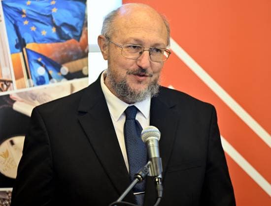RECORD DATE NOT STATED Director general at Royal Observatory of Belgium, Ronald Van der Linden pictured during the unveiling of the Belgian 2-euro coin to mark the 50th anniversary of the National Geographic Institute (IGN) and the 200th anniversary of the Royal Observatory of Belgium (ORB), in Brussels, on Friday 25 September 2026.  ERICxLALMAND 187799307