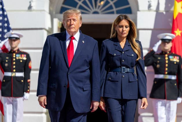 US President Trump and Chinese President Xi attend a tea at the White House US President Donald Trump and First Lady Melania Trump wait to greet Chinese President Xi Jinping and First Lady of China Peng Liyuan on the South Portico prior to a tea at the White House in Washington, DC, USA, 24 September 2026. President Xi’s three-day state visit is his first to DC in 11 years. WASHINGTON DISTRICT OF COLUMBIA United States  Copyright: xPool ABACAx