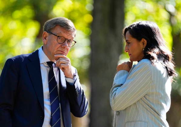 September 25, 2026, Ottawa, On, CANADA: Minister of Foreign Affairs Anita Anand and German Minister of Foreign Affairs Johann David Wadephul speak as they walk on the grounds of Rideau Hall in Ottawa, before participating in a bilateral meeting on Friday, Sept. 25, 2026. Ottawa CANADA  - ZUMAc35_ 20260925_zaf_c35_006 Copyright: xJustinxTangx