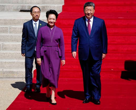 Chinese President Xi Jinping and his wife Peng Liyuan depart the National Archives after a tour with President Donald Trump and First Lady Melania Trump in Washington DC on Friday, September 25, 2026. Xi is on the final day of an official three-day state visit to the U.S.  WAP20260925738 BONNIExCASH