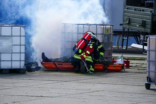 CNTV REDSTORM Bundeswehr Exercise Red Storm Charlie, Day 2 in Hamburg, September 25, 2026. On Day 2 of the Bundeswehr exercise Red Storm Charlie, a chemical accident was simulated in collaboration with the fire depa